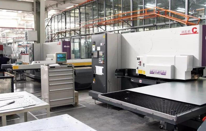 Sheet Metal Processing: The Cornerstone of Industrial DesignIn the vast field of industrial design, sheet metal processing serves as a solid cornerstone, supporting the creation of countless products. Sheet metal processing is a comprehensive cold working technique applied to metal sheets (usually u